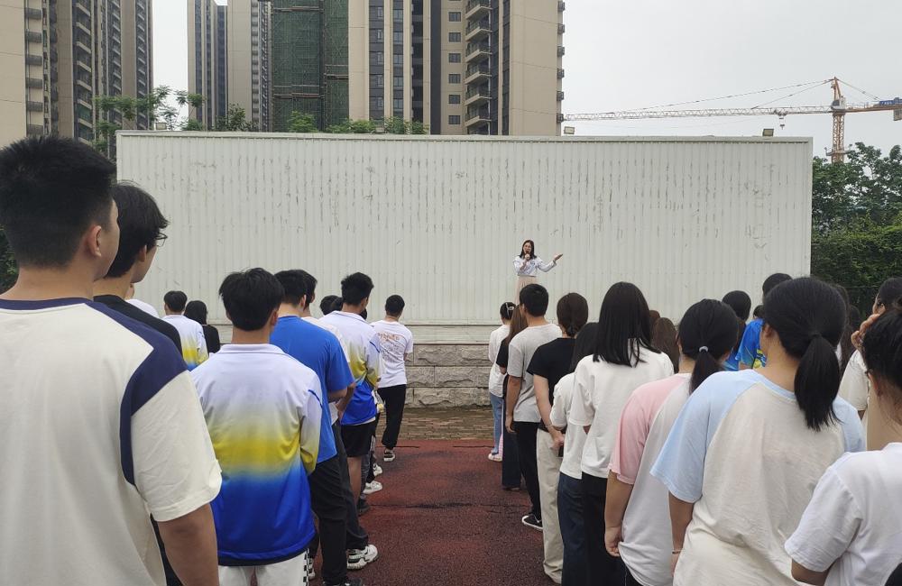 车辆工程学院开展“向阳而生，为心赋能”主题晨会活动