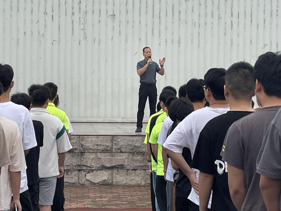 车辆工程学院举行“共筑网络安全，共享网络文明”的主题晨会