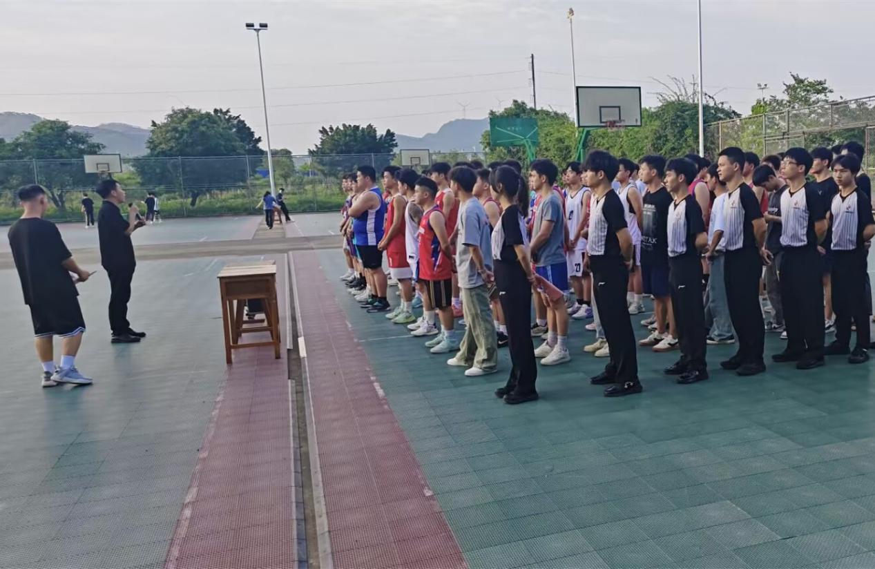 车辆工程学院举行“青春不散场，逐梦新起点”毕业杯篮球比赛