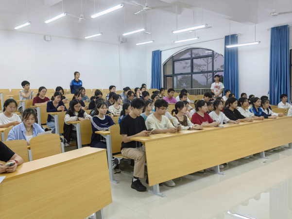 “学党史 强信念 跟党走” —电子信息学院新时代先锋团举办党史经典读书会