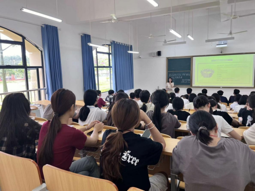 “深入学习法律法规 提升党性觉悟” —电子信息学院新时代先锋团开展2024年第四期入党积极分子培训