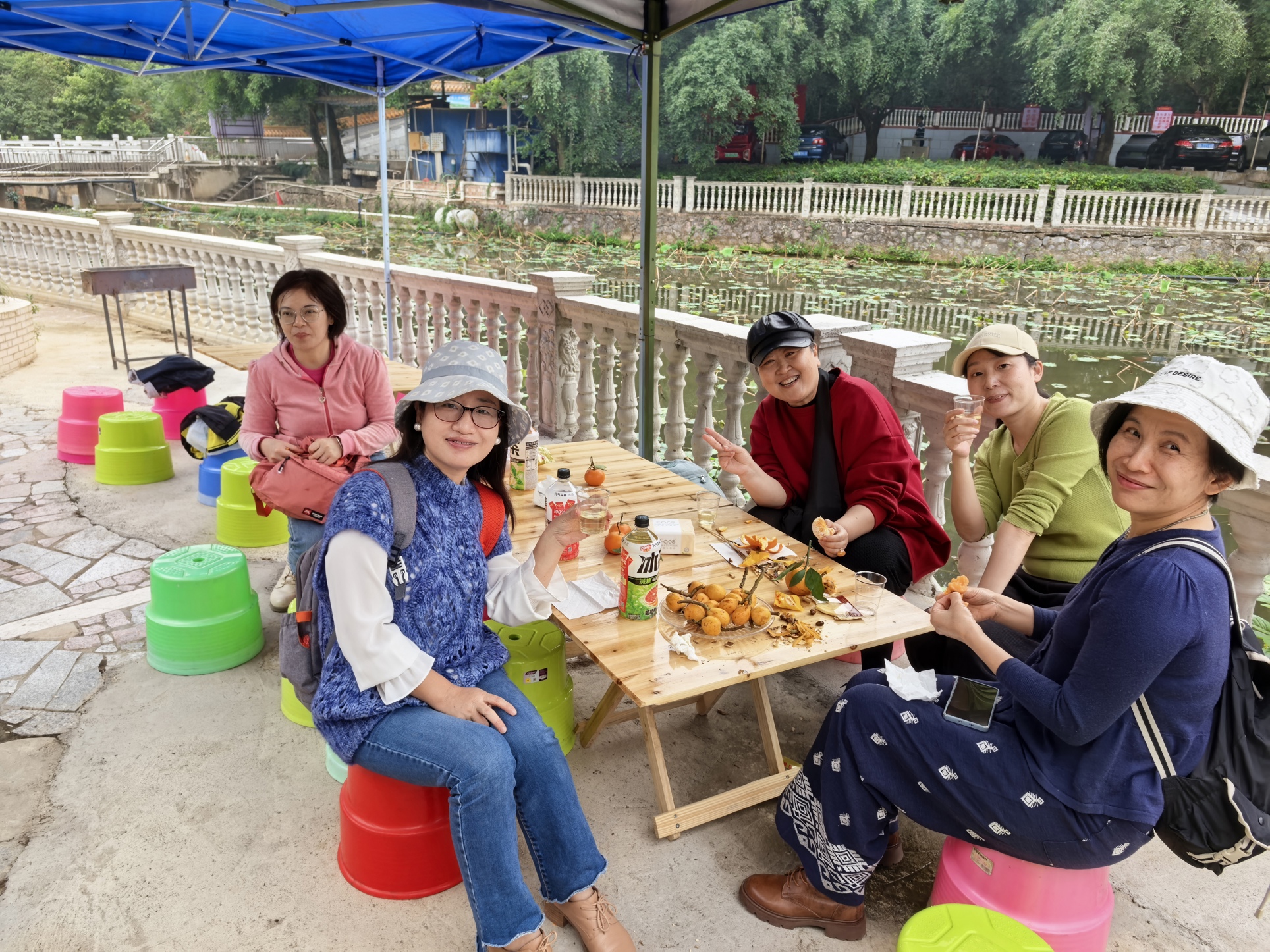 凝聚她力量，岗位建新功 ——学校工会成功举办女教职工踏青与党建活动