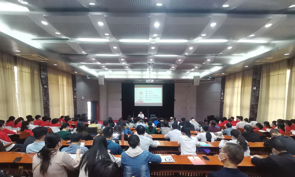 校领导深入基层讲党课领学《习近平谈治国理政》第四卷
