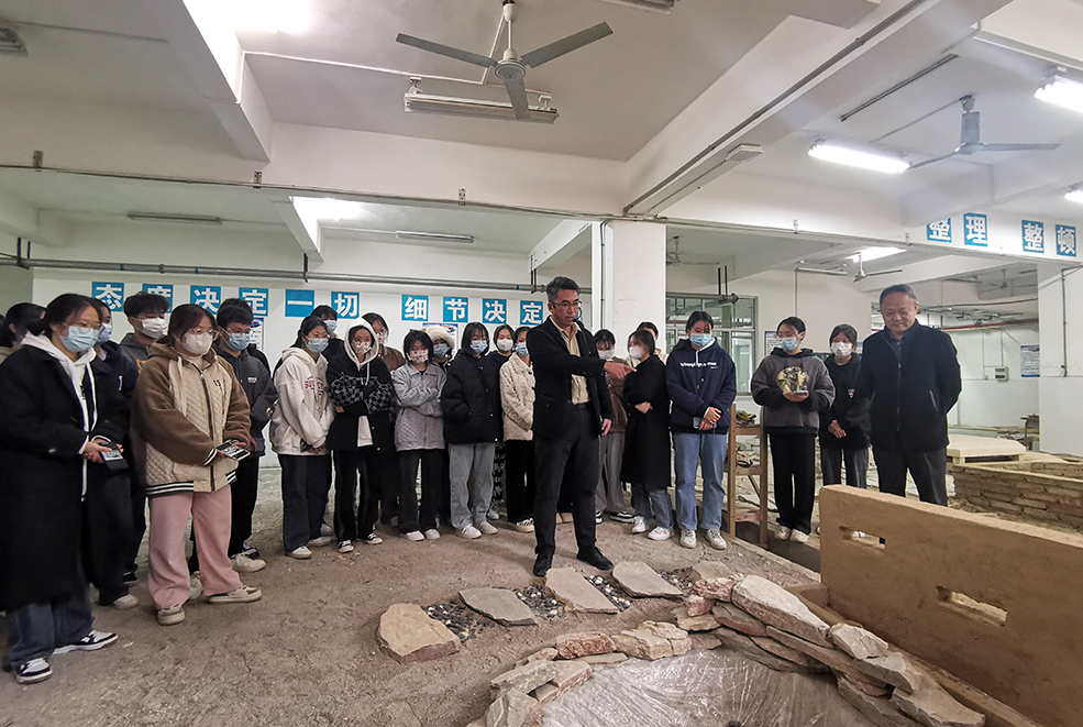 校领导到工业设计学院深入联系班级听课