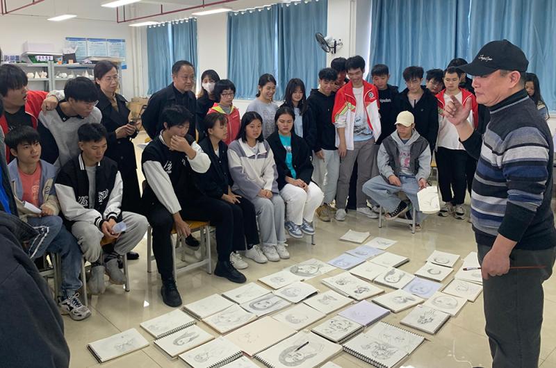 校领导到工业设计学院深入联系班级听课并指导工作