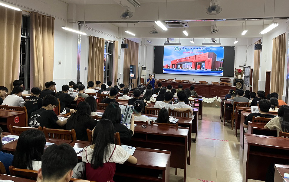 工业设计学院赴桂平开展招生宣传