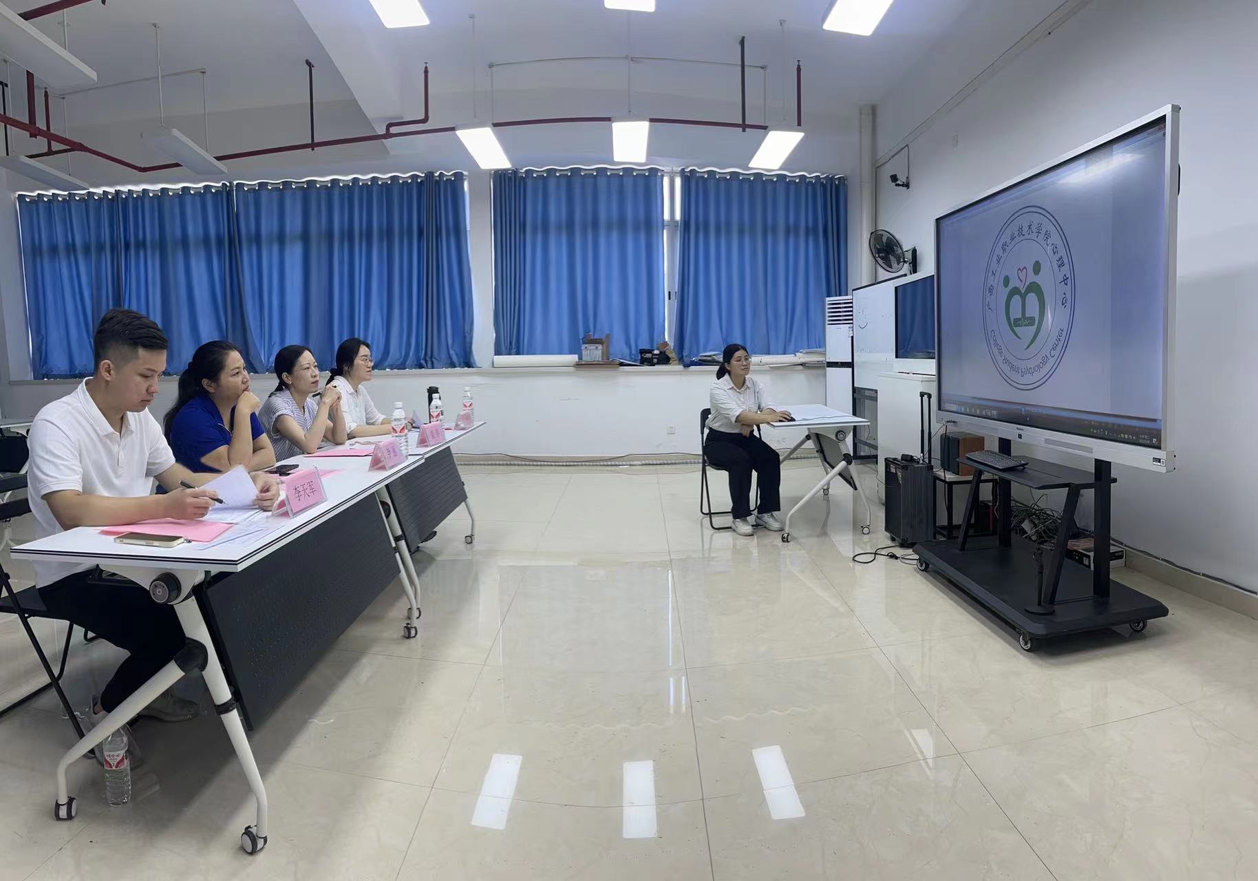 工业设计学院承办学校大学生心理健康教育与咨询中心LOGO设计大赛