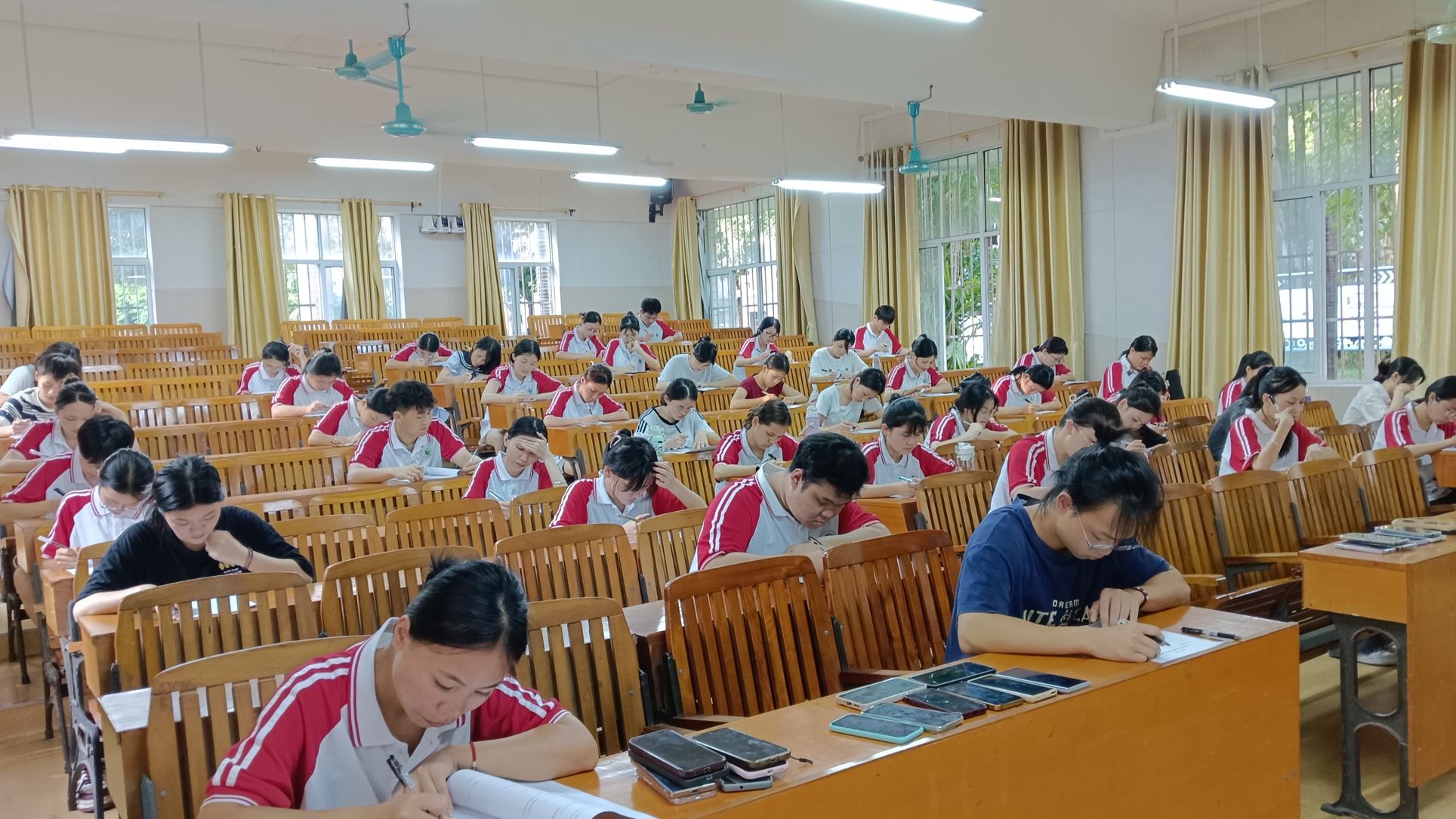 工业设计学院第五期分党校培训班结业考试