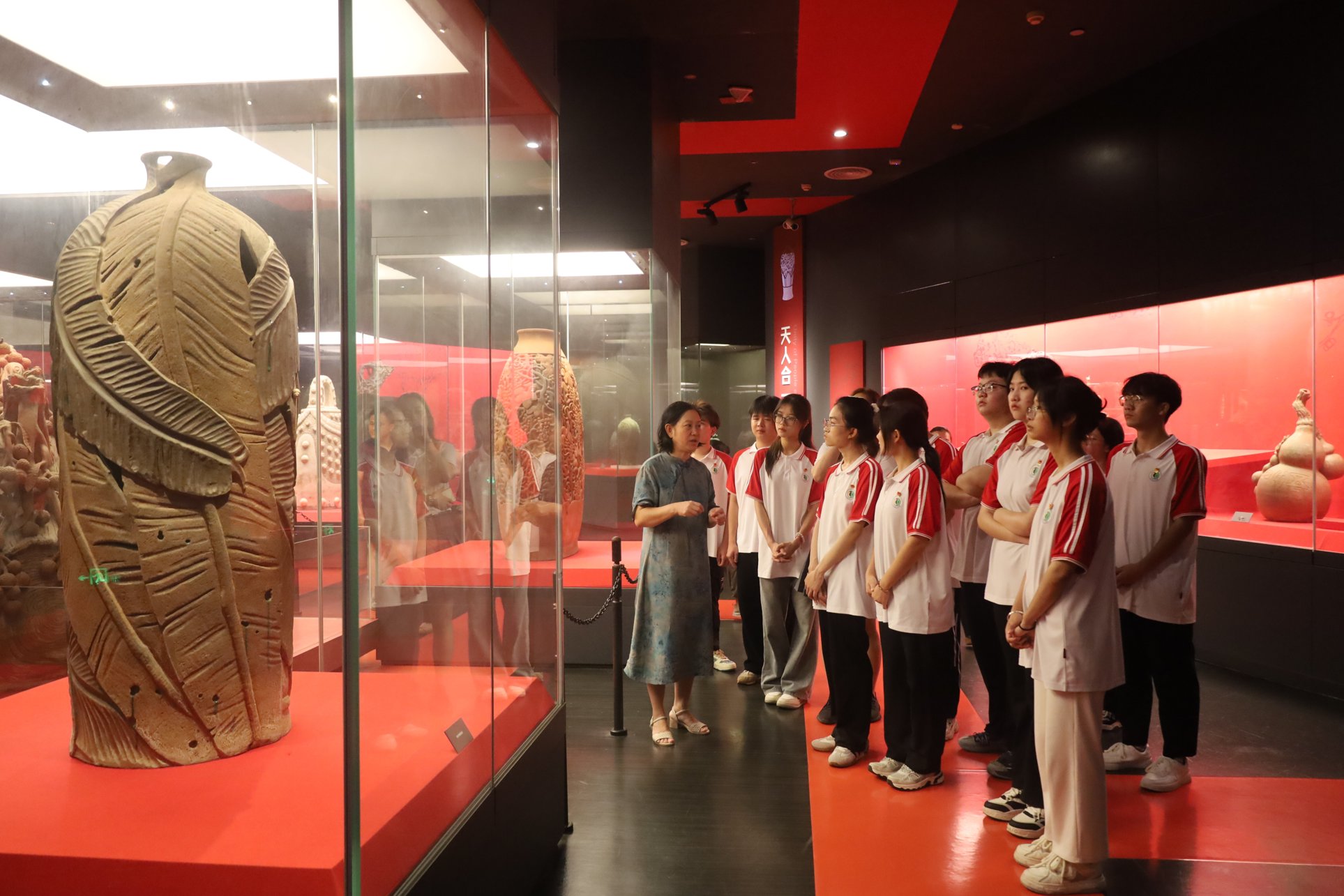 工业设计学院“拾光前行”非遗文化传承与推广实践队开展暑期三下乡实践活动