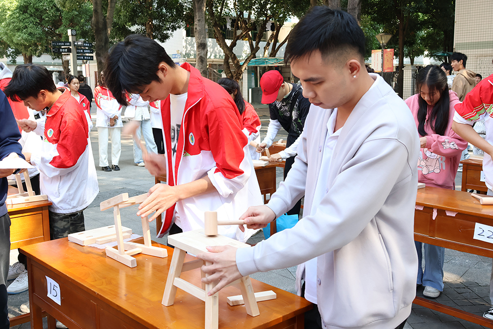 学生比赛过程 (4)-1