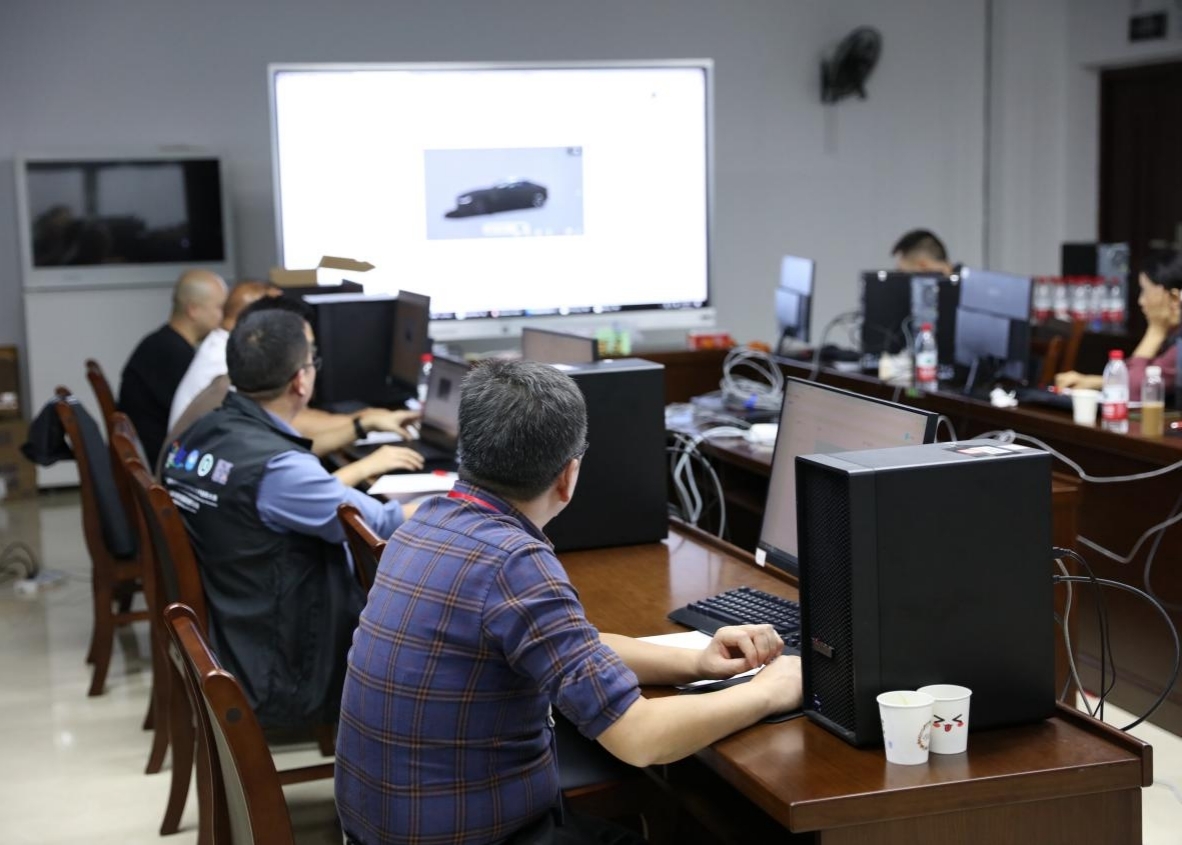 裁判严格、认真评分