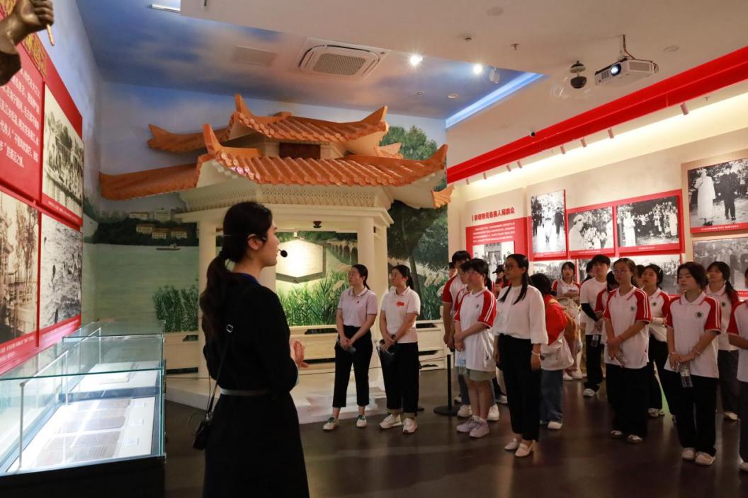 展览馆内 (4)