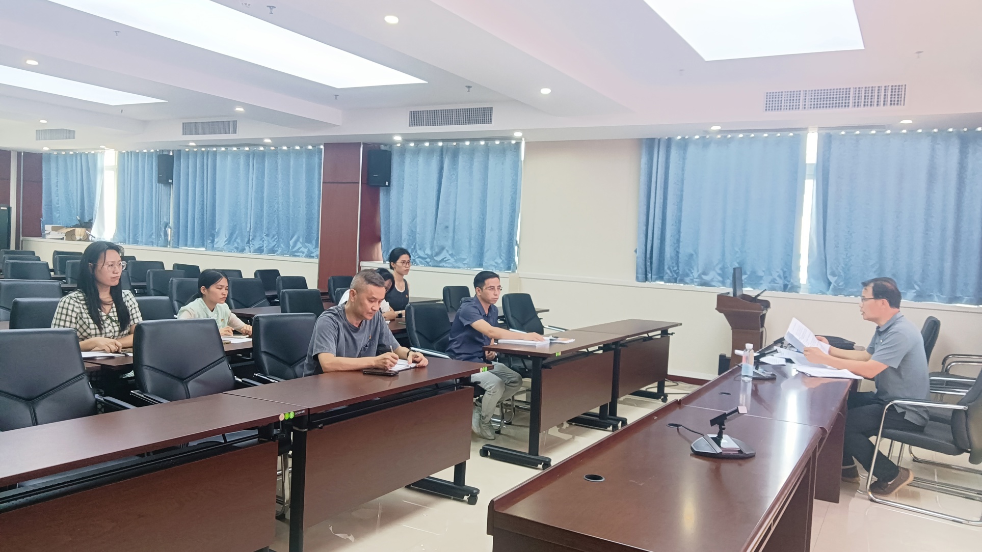 学习贯彻中央八项规定精神以实干担当筑牢作风之基——化工技术学院学生党支部开展专题党课