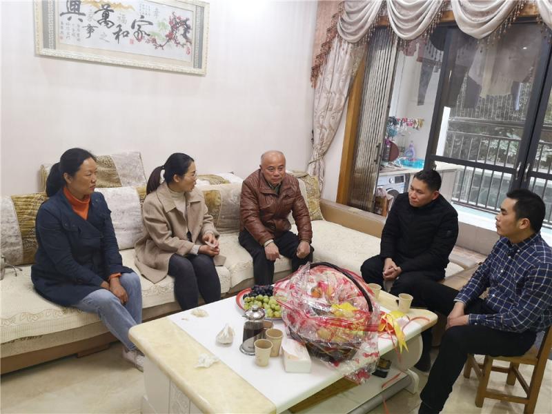 黄琼念副校长赴车辆工程学院开展家访活动