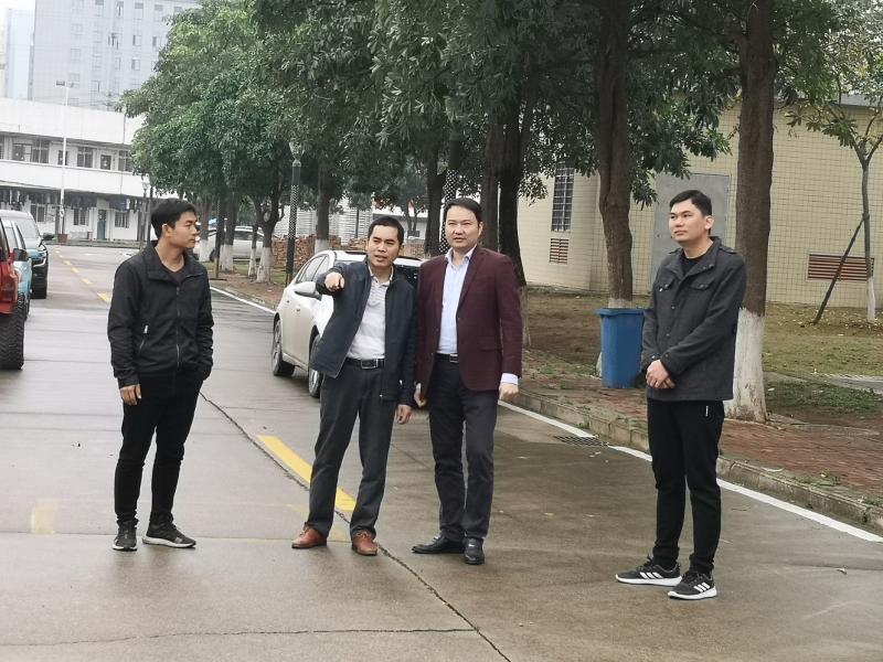 谭冠晖副校长到校内实训基地实地调研 - 副本.jpg