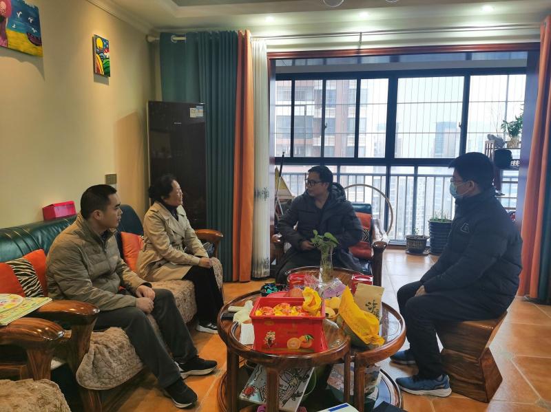 支部代表与韦孟洲老师亲切谈(二）.jpg