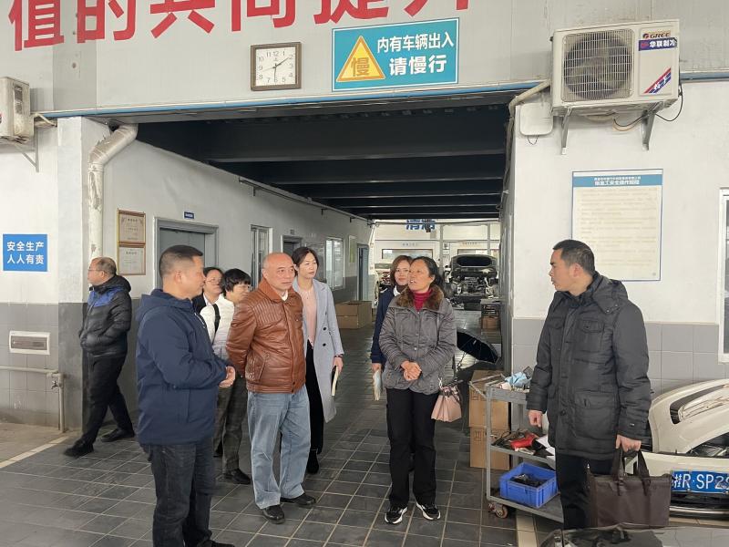 3.到企业岗位调研.jpg