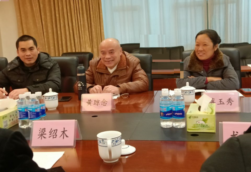 5.黄琼念副校长指导.png