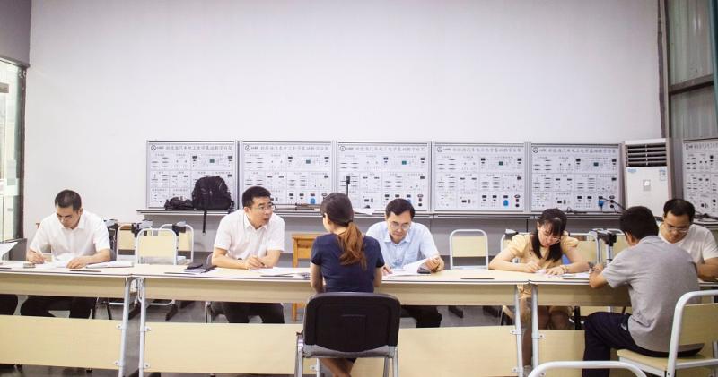 车辆工程学院举行新进教师“过关课”活动
