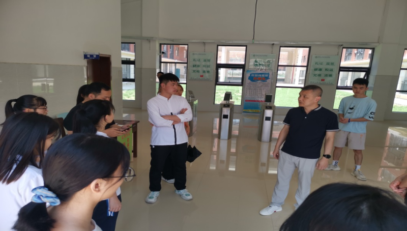 电子信息学院开展学生宿舍安全检查工作
