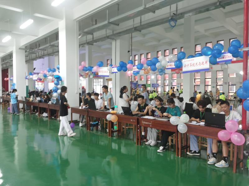 迎新现场布置（2）.jpg