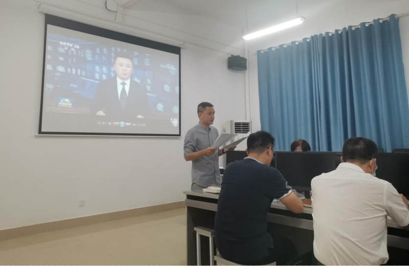 电子信息学院学生党支部召开中央人才工作会议精神专题学习会