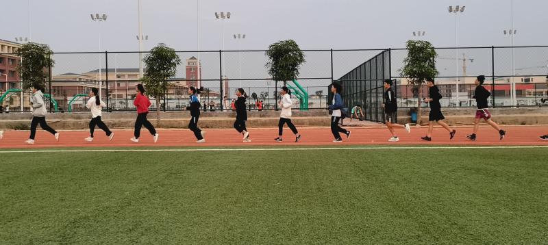 电子信息学院积极备战校第十七届田径运动会