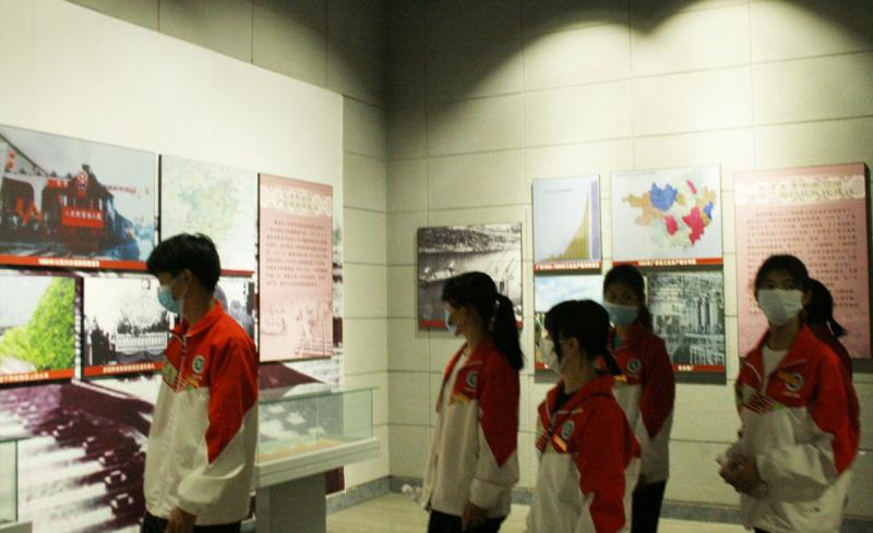 【党史学习教育】奋斗百年路，启航新征程——工业设计学院青锋营到毛主席接见广西各族人民纪念馆开展党课学习