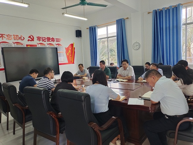 学校领导深入教学场所检查指导2022年秋季学期教学工作