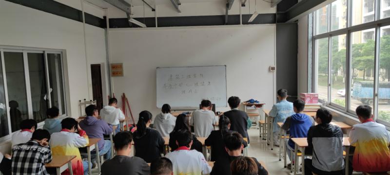二校区培训现场（小图）.jpg