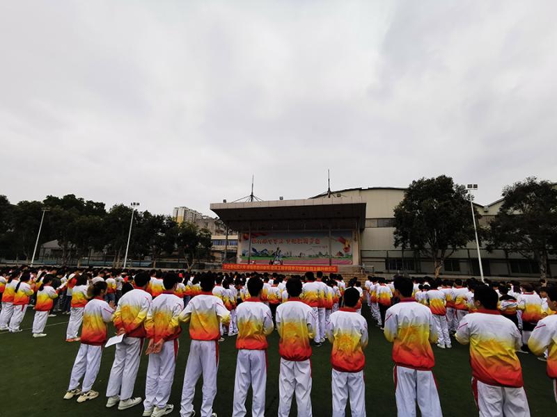 升旗仪式现场(小尺寸).jpg
