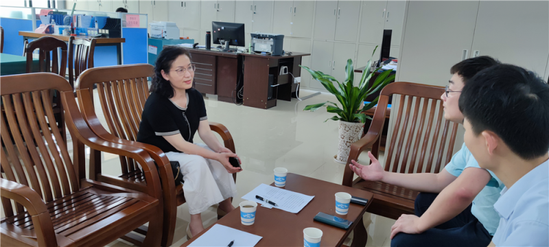图一 智能制造学院党总支书记梁艳娟介绍学院基本情况_副本.png