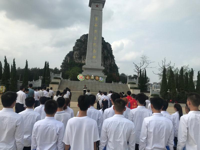 2、岑慧老师讲述红色故事.jpg