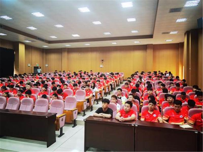 二校区讲座现场-小尺寸.jpg