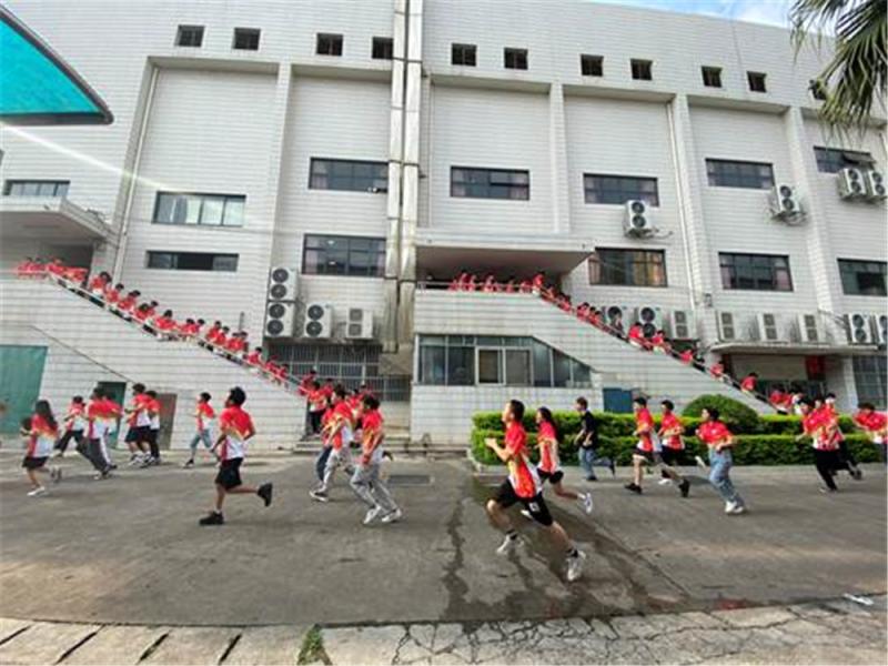 学生快速有序疏散-小尺寸.jpg