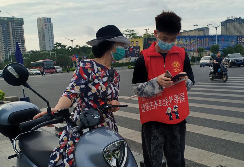 【学史力行】牢记初心，共创文明——工业设计学院党总支开展志愿服务助力南宁文明城市创建