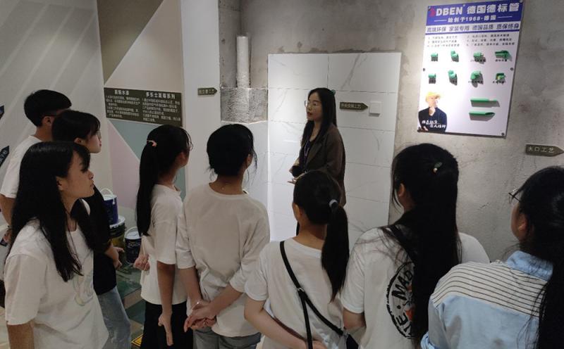 筑梦启航——工业设计学院室内设计协会学生赴广西上东大宅装饰有限公司参观交流