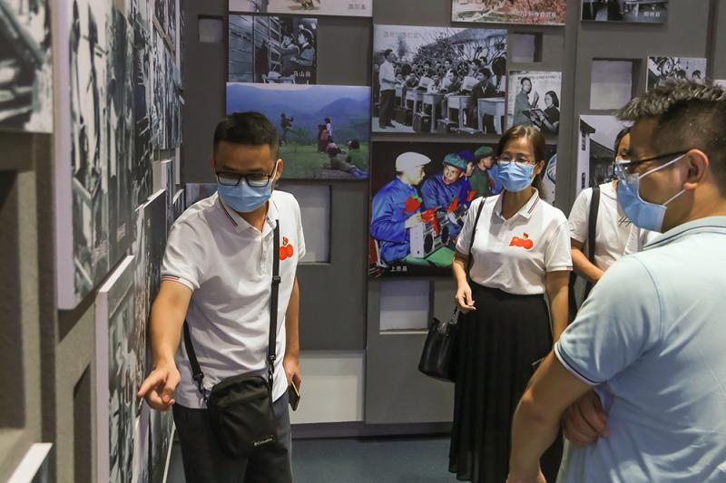 观展1.jpg