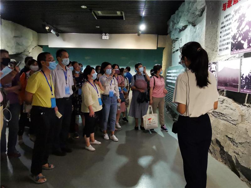 红色教育基地参观学习.jpg