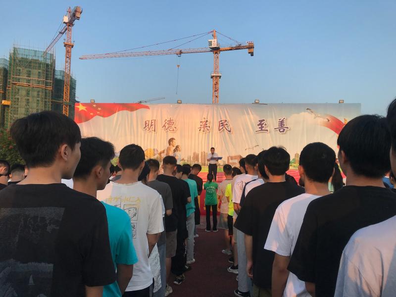 修图-韦书记做主题发言 .jpg
