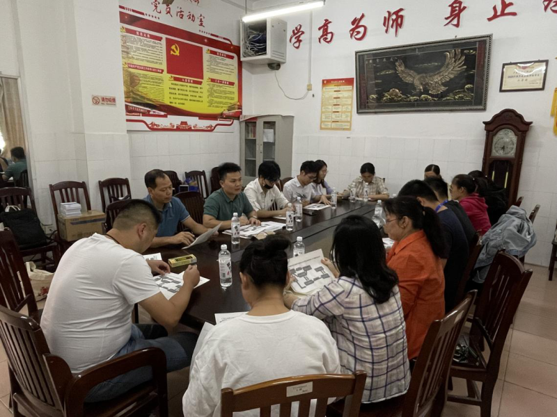 在广西机电技师学院进行工作交流.png