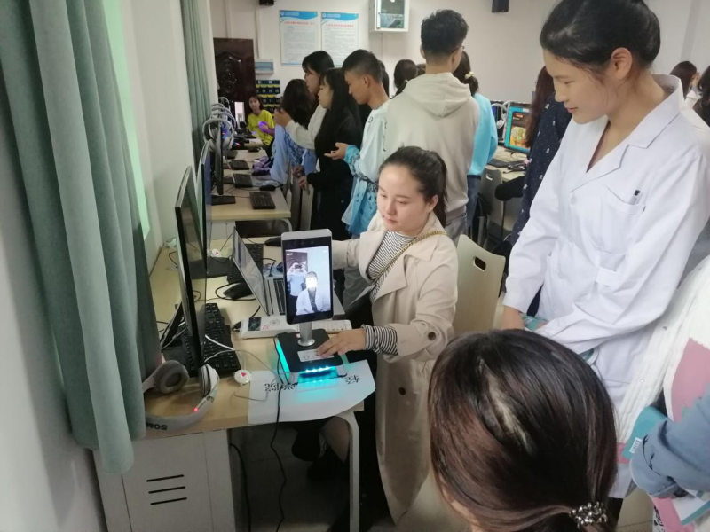 到广西轻工技师学院进行2021级学生三方验证工作.png