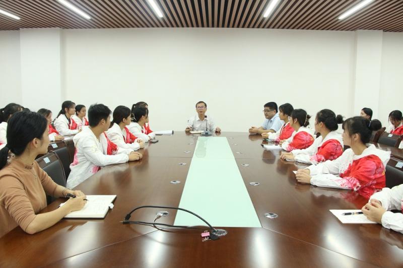 图2：冯书记在讲话（小图）.jpg