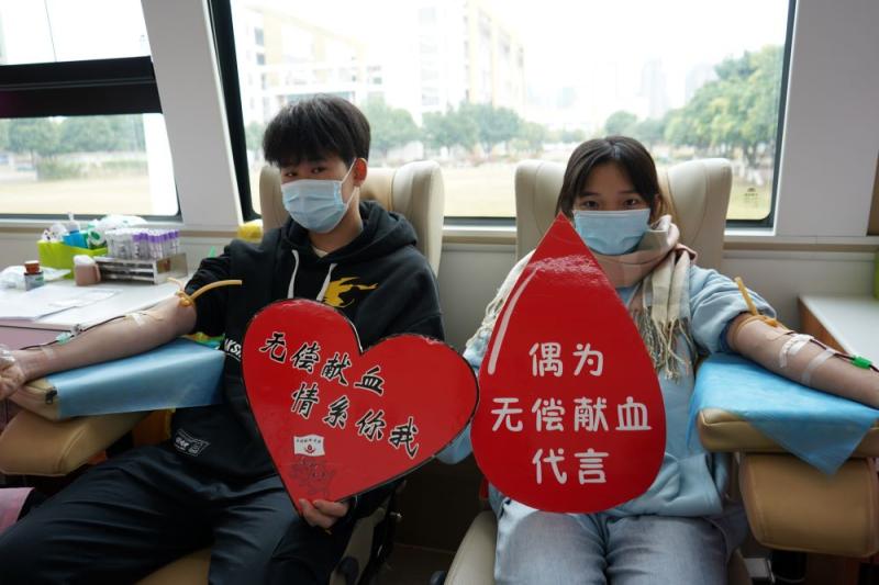 E:\u684c面\u4e8c区活动现场.jpg