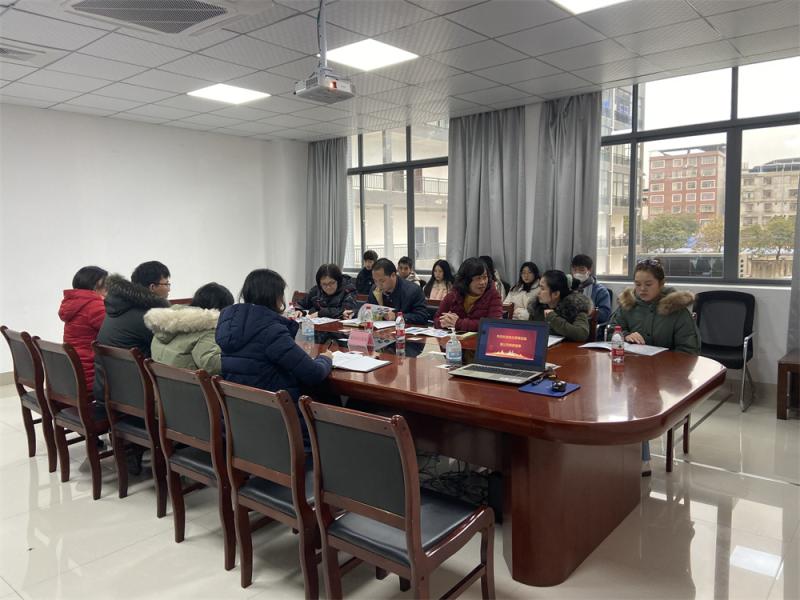 E:\u684c面‚20227医药健康学院走访企业看望顶岗实习学生‚20227医药健康学院走访企业看望顶岗实习学生\u53d1网站\u533b药健康学院与广西民生中检联检测有限公司及实习生进行交流1.jpg