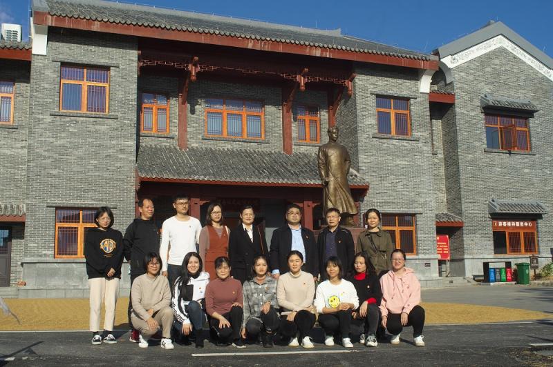 图3：学生党支部全体党员合影.jpg