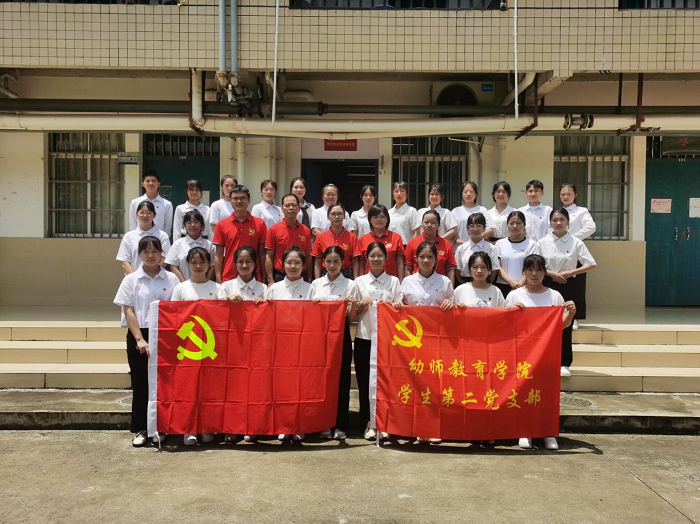 图3 合影留念.png