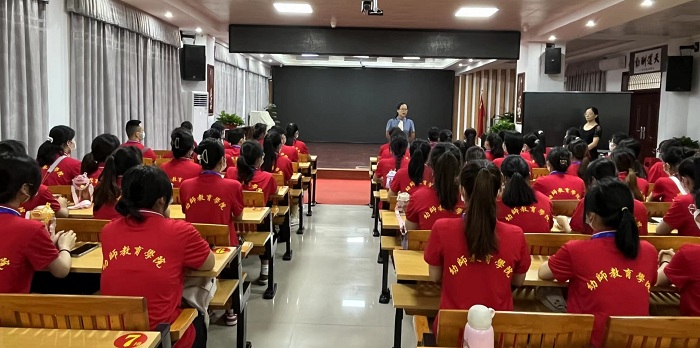 图3：金港小学举行欢迎仪式.jpg
