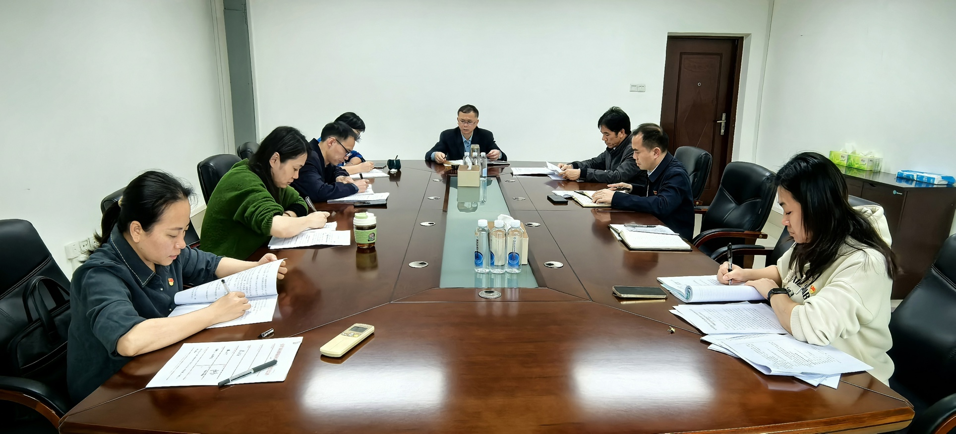 纪检监察与审计党支部召开2024年度组织生活会和民主评议党员