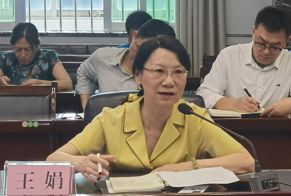 学校组织开展教材建设与开发培训会